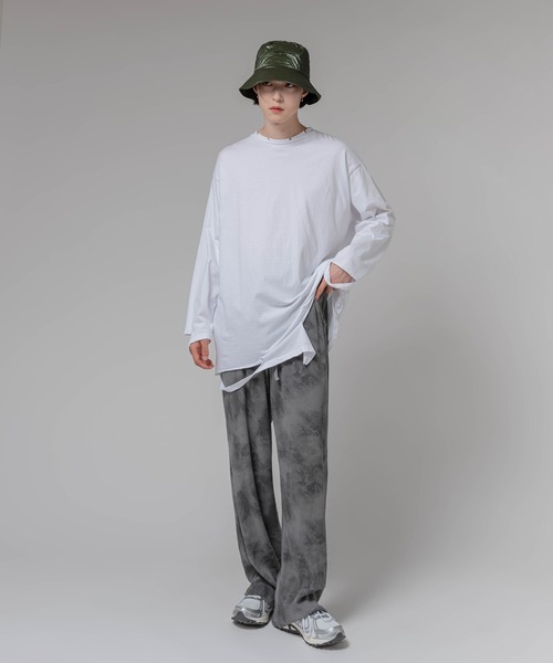 FOLLOWIN(フォロウィン)の「【UNISEX】グランジラウンドカッティングロングTシャツ(Tシャツ/カットソー・メンズ・ブラック/ブラウン/アイボリー・FREE)」の4枚目の写真