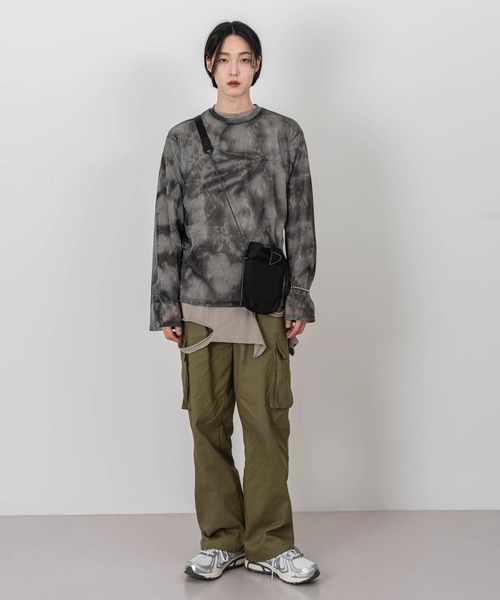 FOLLOWIN(フォロウィン)の「【UNISEX】グランジラウンドカッティングロングTシャツ(Tシャツ/カットソー・メンズ・ブラック/ブラウン/アイボリー・FREE)」の6枚目の写真