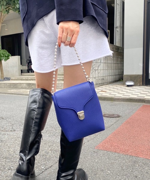 WHO'S WHO gallery（フーズフーギャラリー）の「ボールチェーンスモールバッグ（ハンドバッグ・レディース・シルバー/オレンジ/グリーン/ピンク/パープル・FREE）」の2枚目の写真