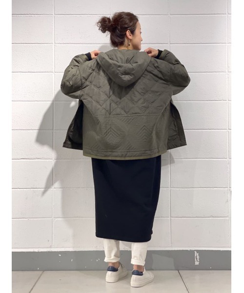 BEARDSLEY（ビアズリー）の「繊細なリーフ刺繍とトレンドのキルティングの組み合わせが◎ヒラヒラキルトコート（その他アウター・レディース・カーキ/ブラック・FREE）」の19枚目の写真