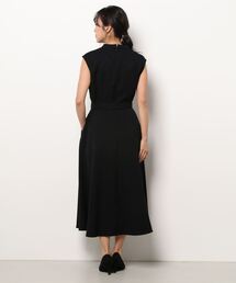 allureville（アルアバイル）の「スラッシュネックフレアワンピース