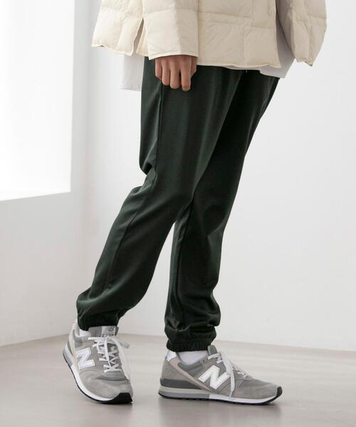 FEELING MADE（フィーリングメイド）の「FEELING MADE ストレッチポンチ 裾ゴム ジョガーパンツ <UNISEX>（その他パンツ・レディース・ブラック/ダークグリーン/ベージュ・S/L/M）」の3枚目の写真