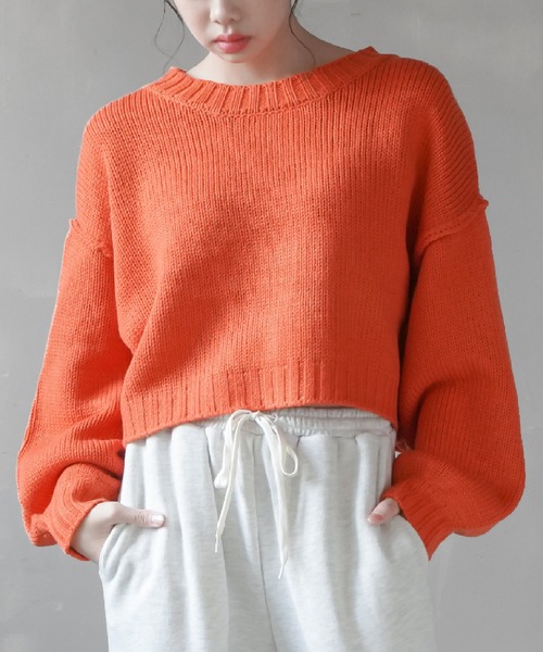 SPINNS（スピンズ）の「ビビットカラーショート丈ニット（ニット/セーター・レディース・ブラック/オレンジ/グリーン/ホワイト・ONESIZE）」の4枚目の写真