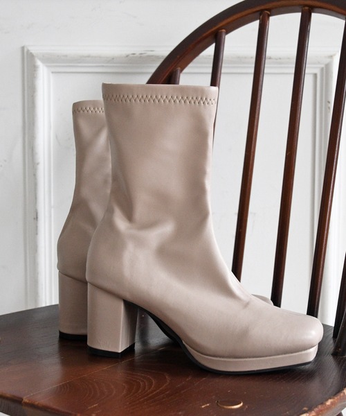 NOFALL（ノーフォール）の「ストームチャンキーヒールストレッチミドルブーツ（ブーツ・レディース・アイボリー/ブラック/ダークブラウン/グレイッシュベージュ・SS/S/M/L/LL/3L）」の4枚目の写真