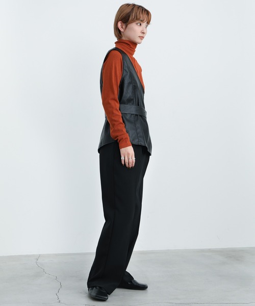 select MOCA（セレクトモカ）の「ワンショルダーベルト付きフェイクレザーベスト（ベスト・レディース・ブラック/アイボリー・FREE）」の5枚目の写真