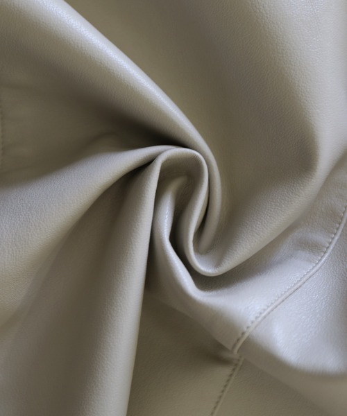 select MOCA（セレクトモカ）の「ワンショルダーベルト付きフェイクレザーベスト（ベスト・レディース・ブラック/アイボリー・FREE）」の22枚目の写真