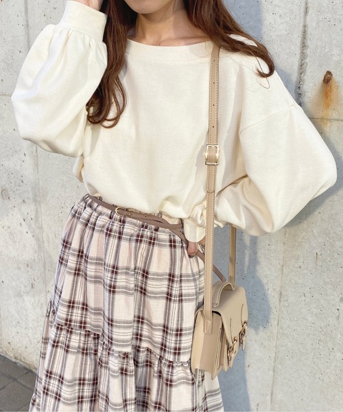 apres jour(アプレジュール)の「オフショルスウェット【ZOZOTOWN限定アイテム】(Tシャツ/カットソー・レディース・アイボリー/モカ/ラベンダー/スモークピンク・フリー/X-LARGE)」の2枚目の写真