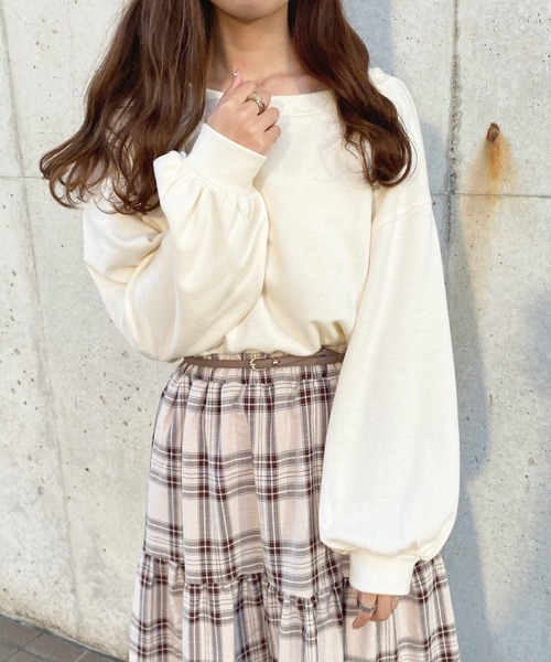 apres jour(アプレジュール)の「オフショルスウェット【ZOZOTOWN限定アイテム】(Tシャツ/カットソー・レディース・アイボリー/モカ/ラベンダー/スモークピンク・フリー/X-LARGE)」の5枚目の写真