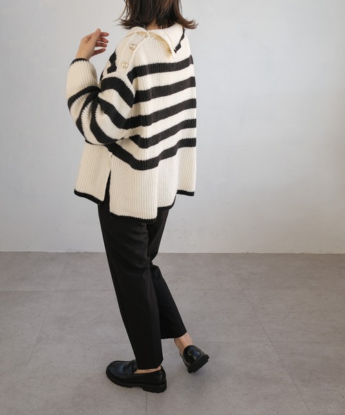 ＡＮＤＪ（アンドジェイ）の「【ANDJ MADE】2WAY肩ボタンタートルネックボーダー柄スリットニット（ニット/セーター・レディース・オフホワイト/ブラック・M）」の8枚目の写真