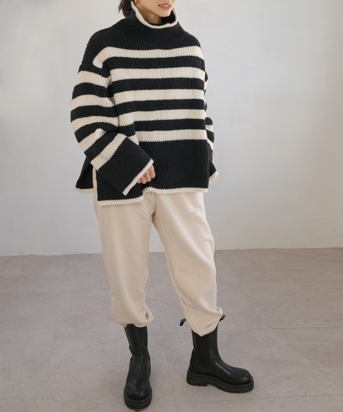 ＡＮＤＪ（アンドジェイ）の「【ANDJ MADE】2WAY肩ボタンタートルネックボーダー柄スリットニット（ニット/セーター・レディース・オフホワイト/ブラック・M）」の5枚目の写真