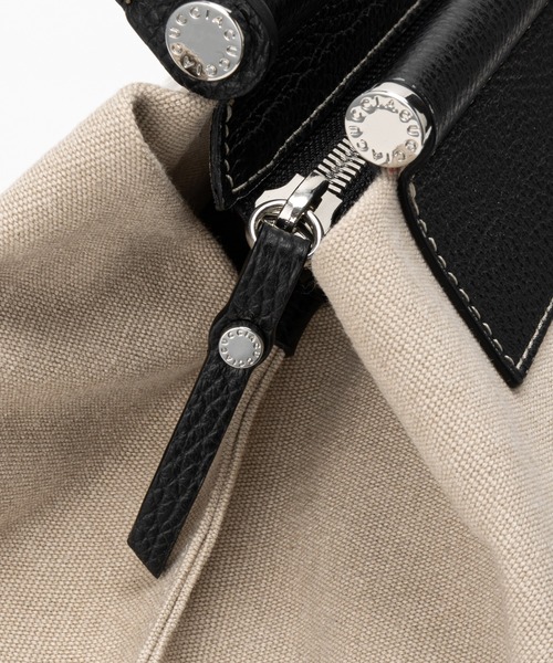 IACUCCI（イアクッチ）の「ソルベット BP CANVAS/CERVO（バックパック/リュック・レディース・ブラック/グレイッシュベージュ・FREE）」の16枚目の写真