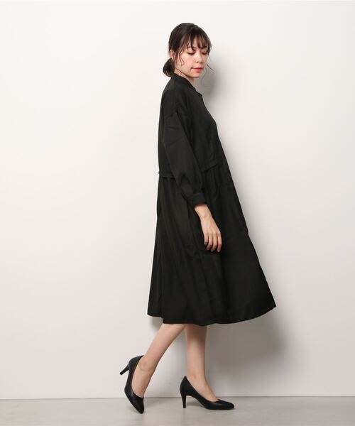 FUNALIVE（ファンアライブ）の「PAGE ONE バンドカラーサイドギャザー長袖ワンピース（ワンピース・レディース・グリーン/ベージュ/ブラック・M～Ｌ）」の9枚目の写真