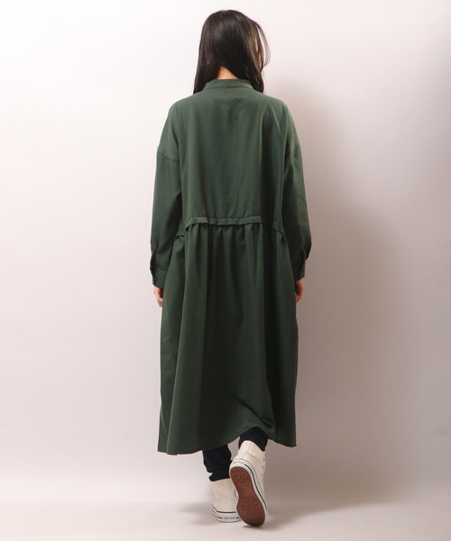 FUNALIVE（ファンアライブ）の「PAGE ONE バンドカラーサイドギャザー長袖ワンピース（ワンピース・レディース・グリーン/ベージュ/ブラック・M～Ｌ）」の13枚目の写真