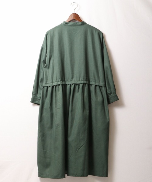 FUNALIVE（ファンアライブ）の「PAGE ONE バンドカラーサイドギャザー長袖ワンピース（ワンピース・レディース・グリーン/ベージュ/ブラック・M～Ｌ）」の21枚目の写真