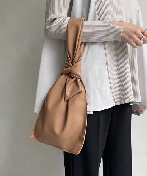 CAPRICIEUX LE'MAGE(カプリシューレマージュ)の「リボン1ハンドルバッグ(ハンドバッグ・レディース・ブラック/キャメル・FREE)」の5枚目の写真