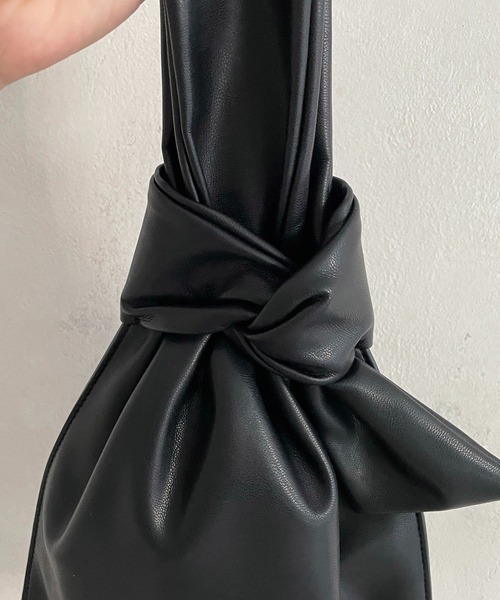CAPRICIEUX LE'MAGE(カプリシューレマージュ)の「リボン1ハンドルバッグ(ハンドバッグ・レディース・ブラック/キャメル・FREE)」の12枚目の写真