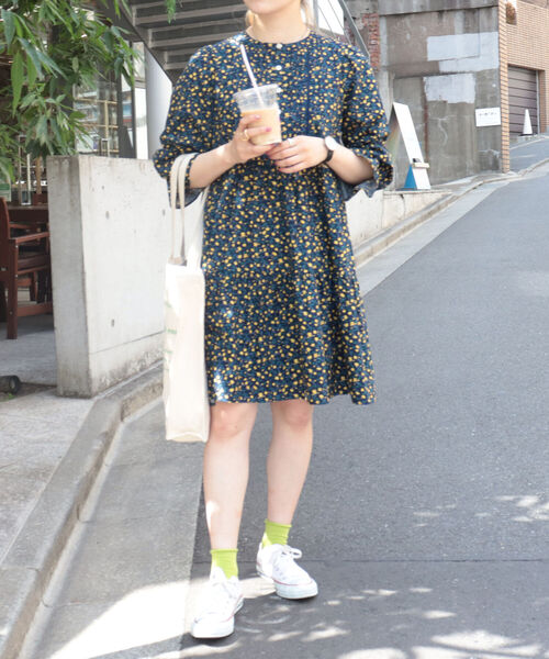 fredy emue(フレディエミュ)の「ティアードミニワンピブラウス(シャツ/ブラウス・レディース・ブラック/オフホワイト/ネイビー系4・38)」の17枚目の写真