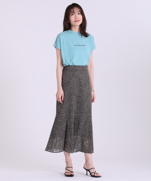 INED（イネド）の「ロゴTシャツ《マシュふわ(R)》（Tシャツ/カットソー・レディース・オフホワイト/グレー/ベージュ/サックスブルー・9号）」の14枚目の写真