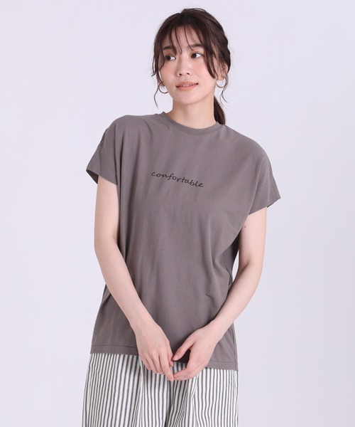 INED（イネド）の「ロゴTシャツ《マシュふわ(R)》（Tシャツ/カットソー・レディース・オフホワイト/グレー/ベージュ/サックスブルー・9号）」の6枚目の写真
