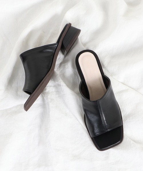 ikka（イッカ）の「PUソフトミュール（サンダル・レディース・ブラック/オフホワイト・M/L）」の2枚目の写真