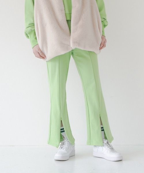 Lull（ルル）の「【Lull / ルル】2way裏毛スウェットフレアパンツ（スウェットパンツ・レディース・ブラック/ライム/杢グレー/レッド/ブルー・ONESIZE）」の4枚目の写真