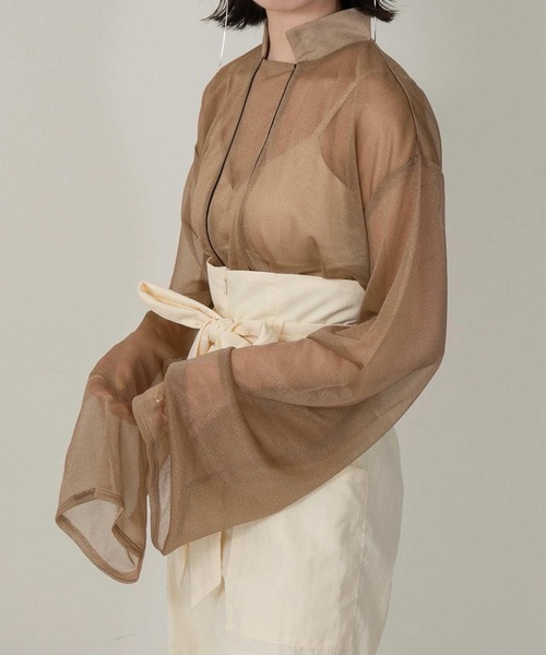 lawgy（ラウジー）の「two line stand neck tops（その他トップス・レディース・ベージュ/ブラウン・FREE）」の3枚目の写真