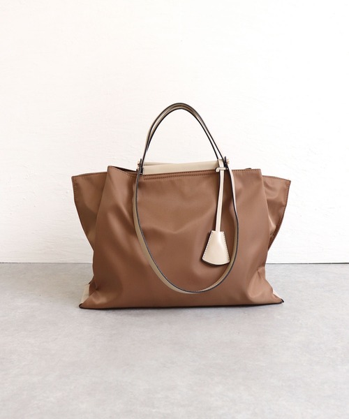 MIAN （ミアン）の「LILY / 軽量横型A4トートバッグ（トートバッグ・レディース・ブラック/モカ/ベージュ/カーキ/グレイッシュベージュ・FREE）」の19枚目の写真