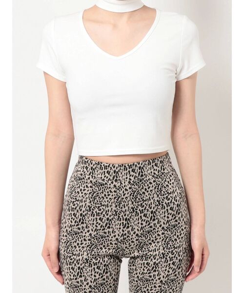 GYDA（ジェイダ）の「チョーカーデザインVネックトップス（Tシャツ/カットソー・レディース・チャコールグレー/オフホワイト・FREE）」の17枚目の写真