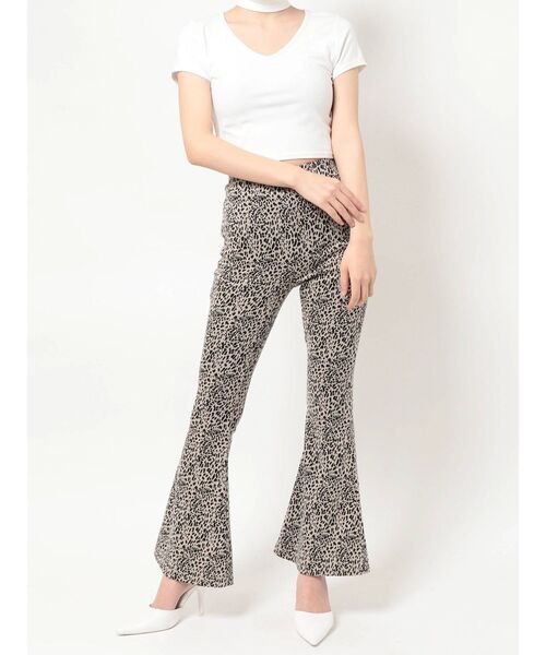 GYDA（ジェイダ）の「チョーカーデザインVネックトップス（Tシャツ/カットソー・レディース・チャコールグレー/オフホワイト・FREE）」の11枚目の写真