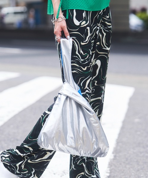 VACANCY（ヴァカンシー）の「バイカラーハンドルバック（ハンドバッグ・レディース・ブラック/シルバー・FREE）」の2枚目の写真