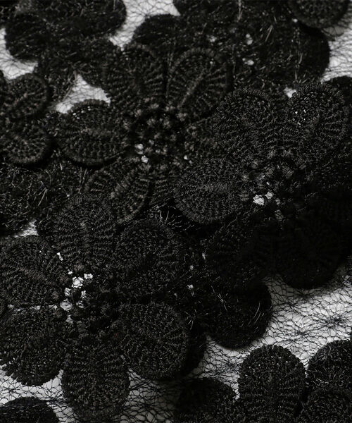 CAROLINA GLASER（カロリナ グレイサー）の「CAROLINA GLASER / フラワーレース ベスト（ベスト・レディース・ブラック/ベージュ・ONE SIZE）」の16枚目の写真