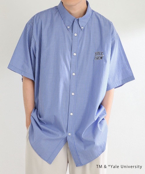 SENSE OF PLACE by URBAN RESEARCH（センスオブプレイスバイアーバンリサーチ）の「『別注』YALE×SENSE OF PLACE　シシュウストライプシャツ（シャツ/ブラウス・メンズ・ネイビー・MEDIUM/LARGE）」の2枚目の写真