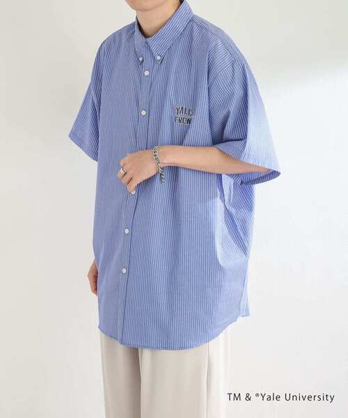 SENSE OF PLACE by URBAN RESEARCH（センスオブプレイスバイアーバンリサーチ）の「『別注』YALE×SENSE OF PLACE　シシュウストライプシャツ（シャツ/ブラウス・メンズ・ネイビー・MEDIUM/LARGE）」の4枚目の写真