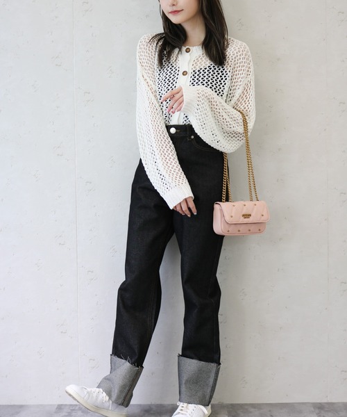 Guess(ゲス)の「GUESS/ゲス スタッズキルトミニショルダーTRIANA Micro Mini(ショルダーバッグ・レディース・ベージュ/ブラック・FREE)」の12枚目の写真