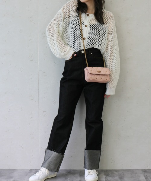 Guess(ゲス)の「GUESS/ゲス スタッズキルトミニショルダーTRIANA Micro Mini(ショルダーバッグ・レディース・ベージュ/ブラック・FREE)」の13枚目の写真