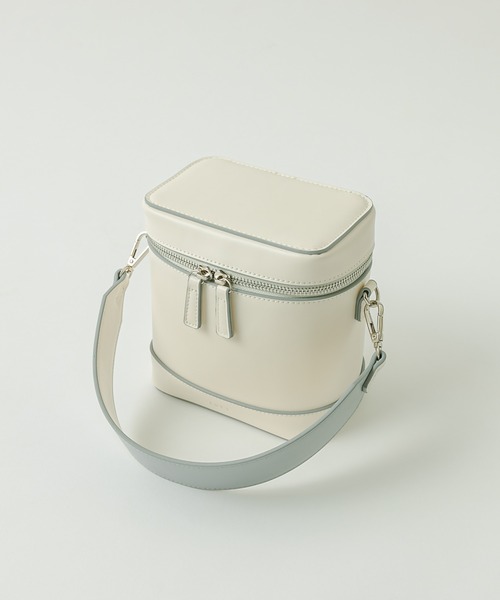 loti（ロティ）の「WEB限定　loti スクエアバニティBAG（ショルダーバッグ・レディース・オフホワイト/ブラック・FREE）」の16枚目の写真