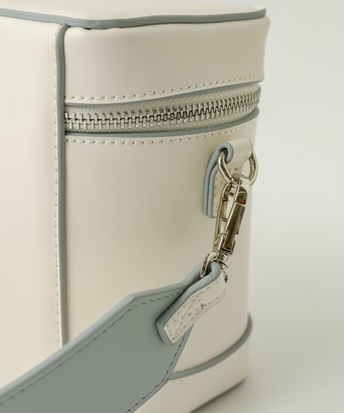 loti（ロティ）の「WEB限定　loti スクエアバニティBAG（ショルダーバッグ・レディース・オフホワイト/ブラック・FREE）」の8枚目の写真