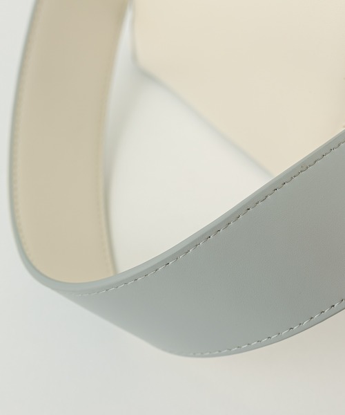 loti（ロティ）の「WEB限定　loti スクエアバニティBAG（ショルダーバッグ・レディース・オフホワイト/ブラック・FREE）」の6枚目の写真