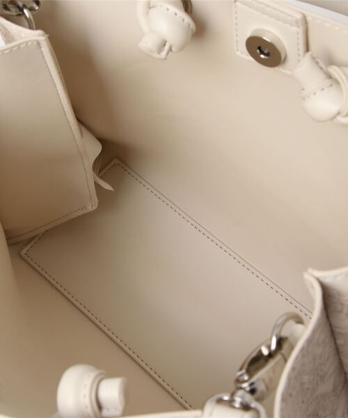 FREE'S MART（フリーズマート）の「エンボスペイズリーバッグ（ショルダーバッグ・レディース・ブラウン/ホワイト/ブラック/カーキ/オレンジ・ﾌﾘ-）」の11枚目の写真