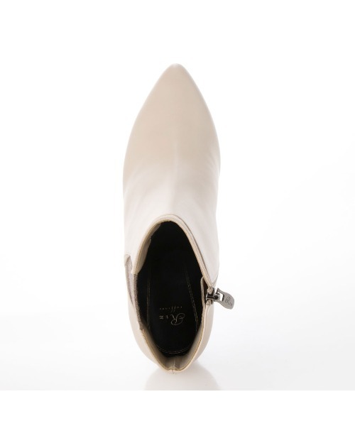 Riz raffinee（リズラフィーネ）の「ポインテッドトゥサイドゴアショートブーツ（ブーツ・レディース・ブラック/アイボリー/グレー・23cm/24cm/23.5cm/24.5cm）」の7枚目の写真