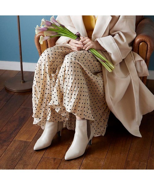 Riz raffinee（リズラフィーネ）の「ポインテッドトゥサイドゴアショートブーツ（ブーツ・レディース・ブラック/アイボリー/グレー・23cm/24cm/23.5cm/24.5cm）」の13枚目の写真