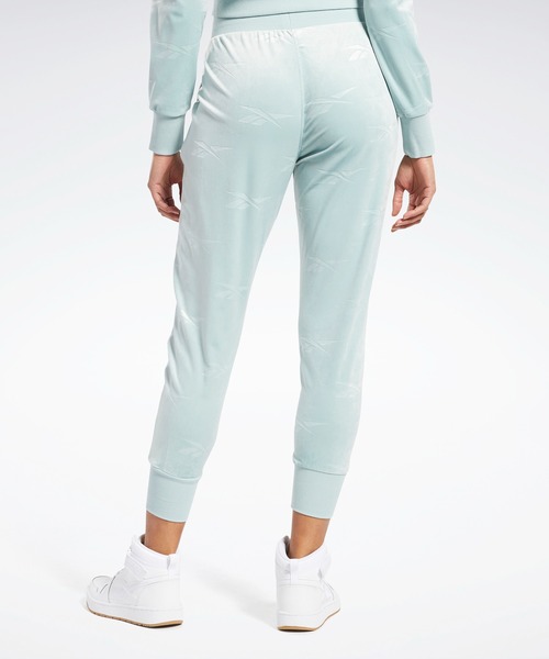 Reebok(リーボック)の「クラシックス エナジー Q4 ベロア パンツ / Classics Energy Q4 Velour Pants(その他パンツ・レディース・グレー/グリーン・SMALL/MEDIUM/LARGE/X-LARGE)」の3枚目の写真