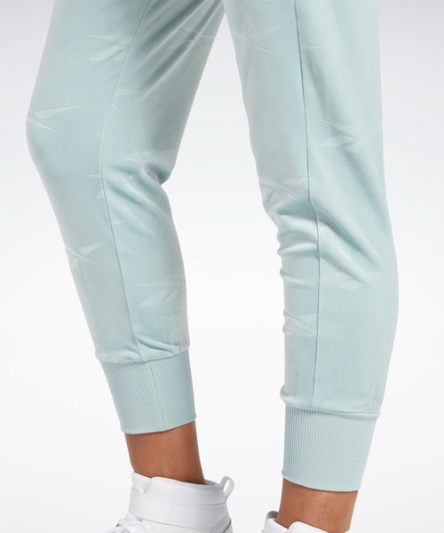 Reebok(リーボック)の「クラシックス エナジー Q4 ベロア パンツ / Classics Energy Q4 Velour Pants(その他パンツ・レディース・グレー/グリーン・SMALL/MEDIUM/LARGE/X-LARGE)」の6枚目の写真