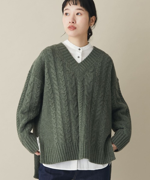 CRAFT STANDARD BOUTIQUE（クラフトスタンダードブティック）の「Vネックケーブルニットプルオーバー　◆（ニット/セーター・レディース・ブラック/ベージュ/ブラウン/カーキ/マスタード・FREE）」の4枚目の写真