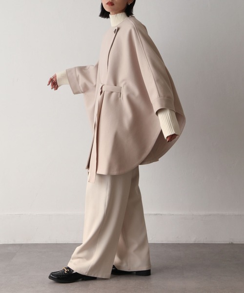 Chillfar（チルファー）の「ストール付きポンチョ（ノーカラーコート・レディース・モカ/グリーン/アイボリー/ベージュ/ブラック・FREE）」の9枚目の写真