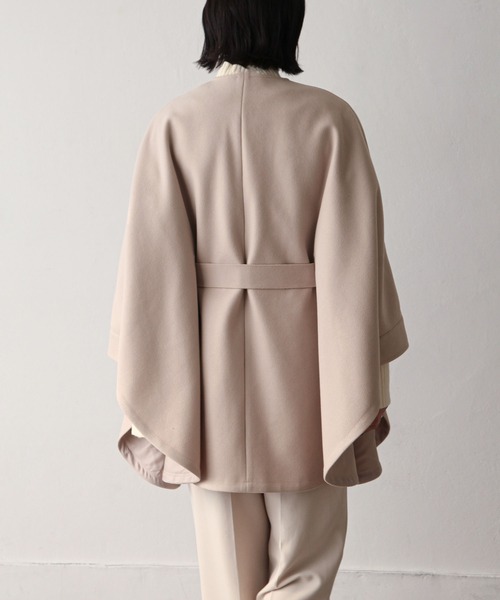 Chillfar（チルファー）の「ストール付きポンチョ（ノーカラーコート・レディース・モカ/グリーン/アイボリー/ベージュ/ブラック・FREE）」の10枚目の写真