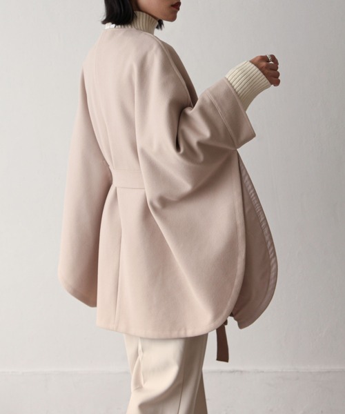 Chillfar（チルファー）の「ストール付きポンチョ（ノーカラーコート・レディース・モカ/グリーン/アイボリー/ベージュ/ブラック・FREE）」の12枚目の写真