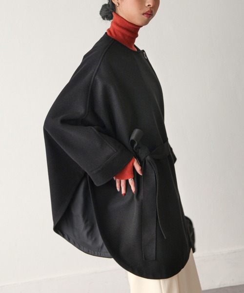 Chillfar（チルファー）の「ストール付きポンチョ（ノーカラーコート・レディース・モカ/グリーン/アイボリー/ベージュ/ブラック・FREE）」の17枚目の写真