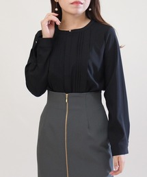 ピンタックノーカラーブラウス