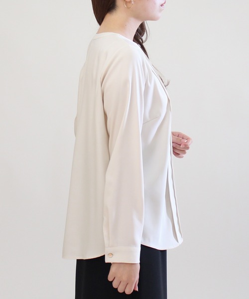 TRUDEA(トルディア)の「ピンタックノーカラーブラウス(シャツ/ブラウス・レディース・ホワイト/ブラック/ベージュ/ブルーグリーン・MEDIUM/LARGE)」の15枚目の写真